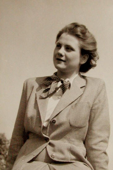 BouckovaBozena09.jpg (48587 bytes)