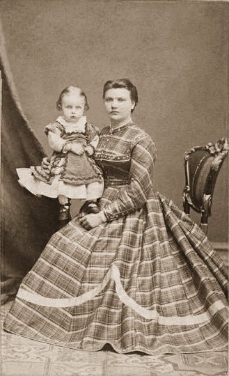 NeisserovaZofieSofie.jpg (49309 bytes)