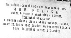 PernerDeska.jpg (13342 bytes)